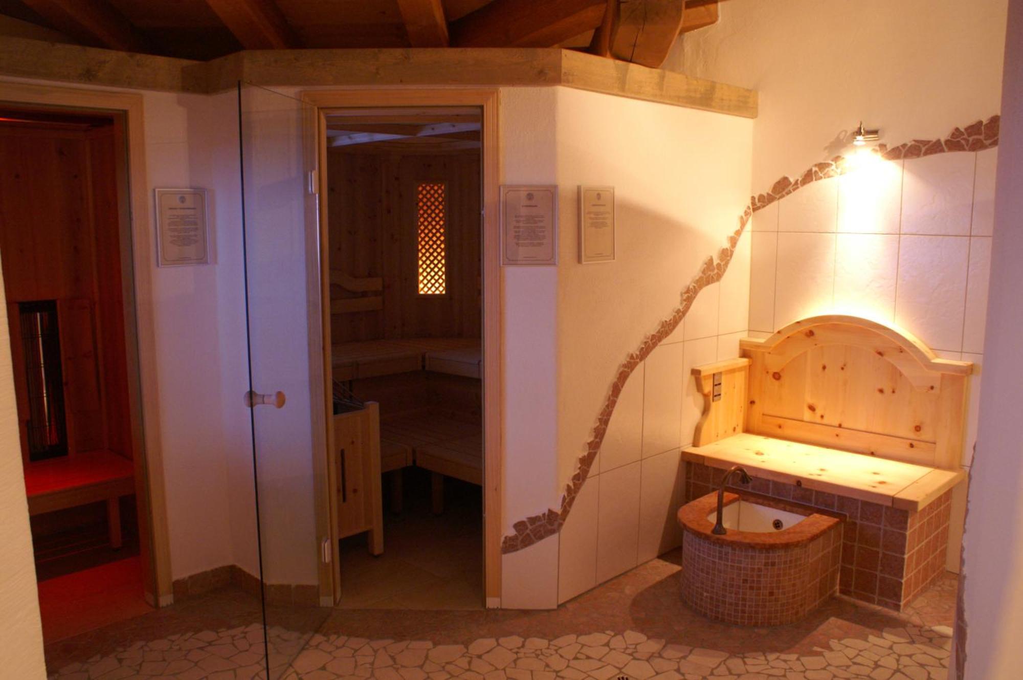 Kinderbauernhof Leneler Arzl im Pitztal Luaran gambar