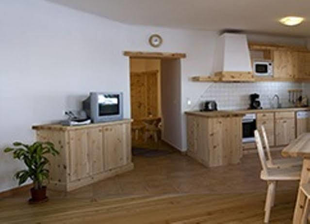 Kinderbauernhof Leneler Arzl im Pitztal Luaran gambar